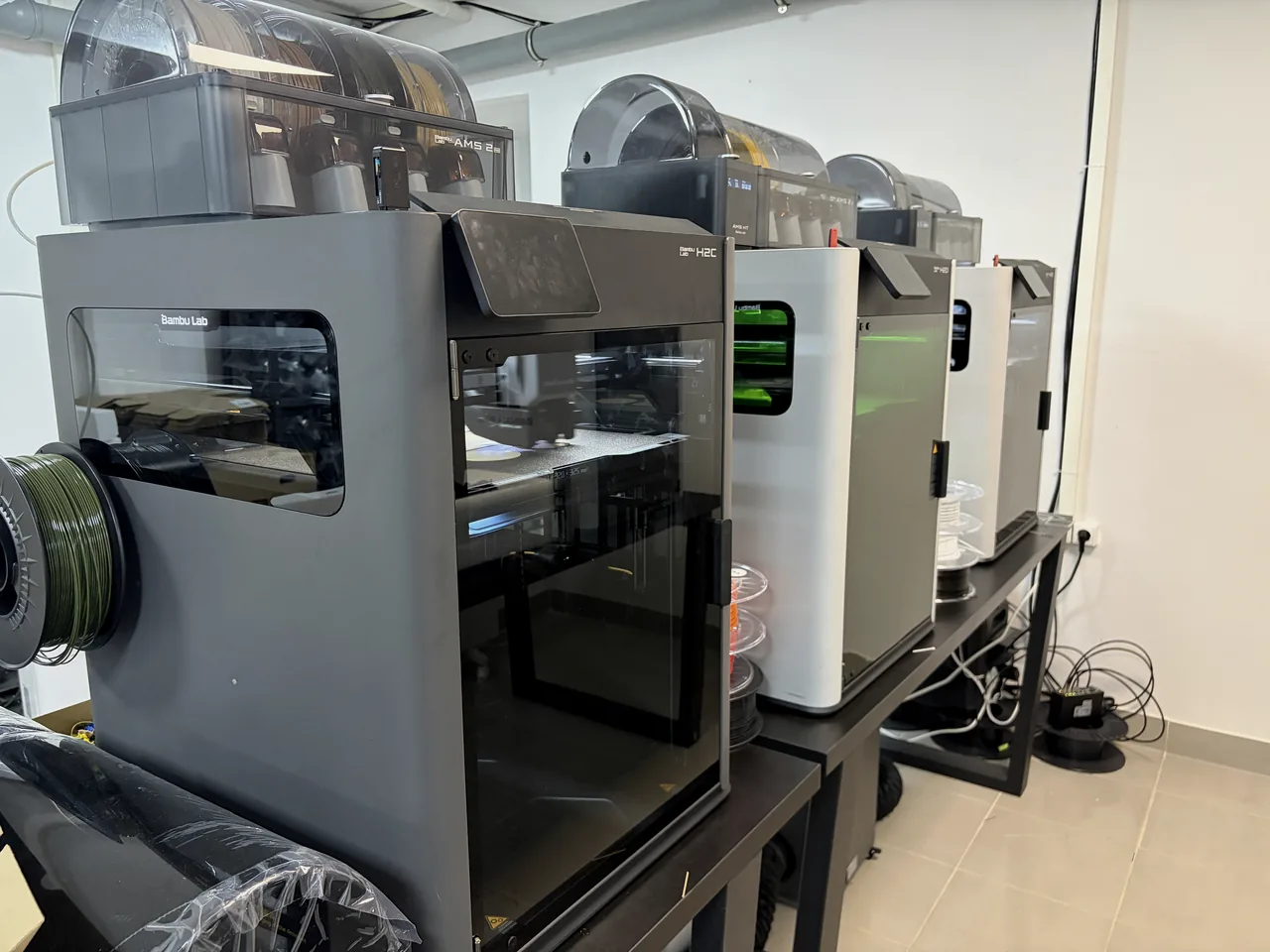 Флагманський Bambu Lab H2C із системою подачі AMS 2 Pro